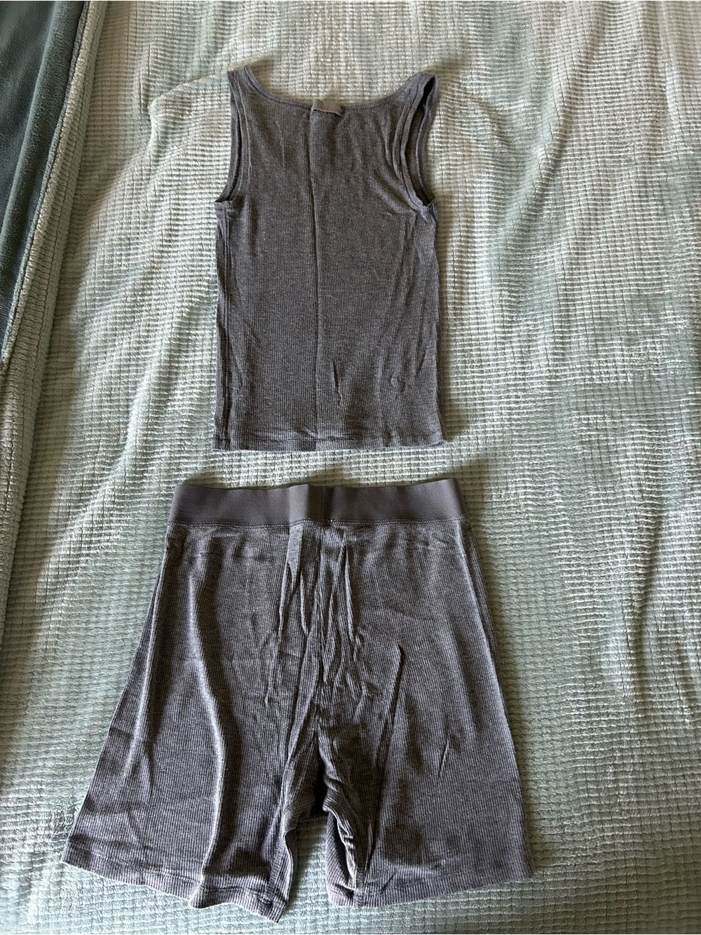 SKIMS Small Gray Tank and Medium Boxer Short Set - Picture 2 of 6